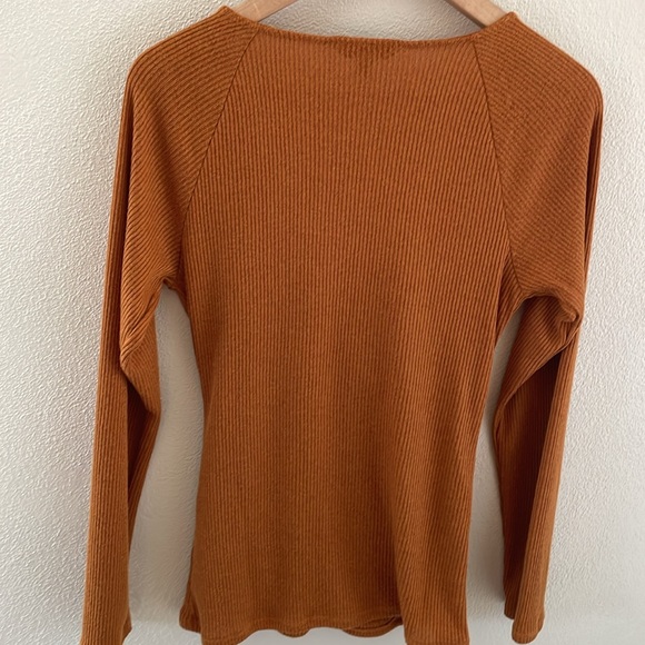 Banana Republic women’s long sleeve rib knit top faux wrap front | size M - Picture 4 of 8